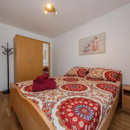 With Parking Space Kastel Stari, - 18812 *